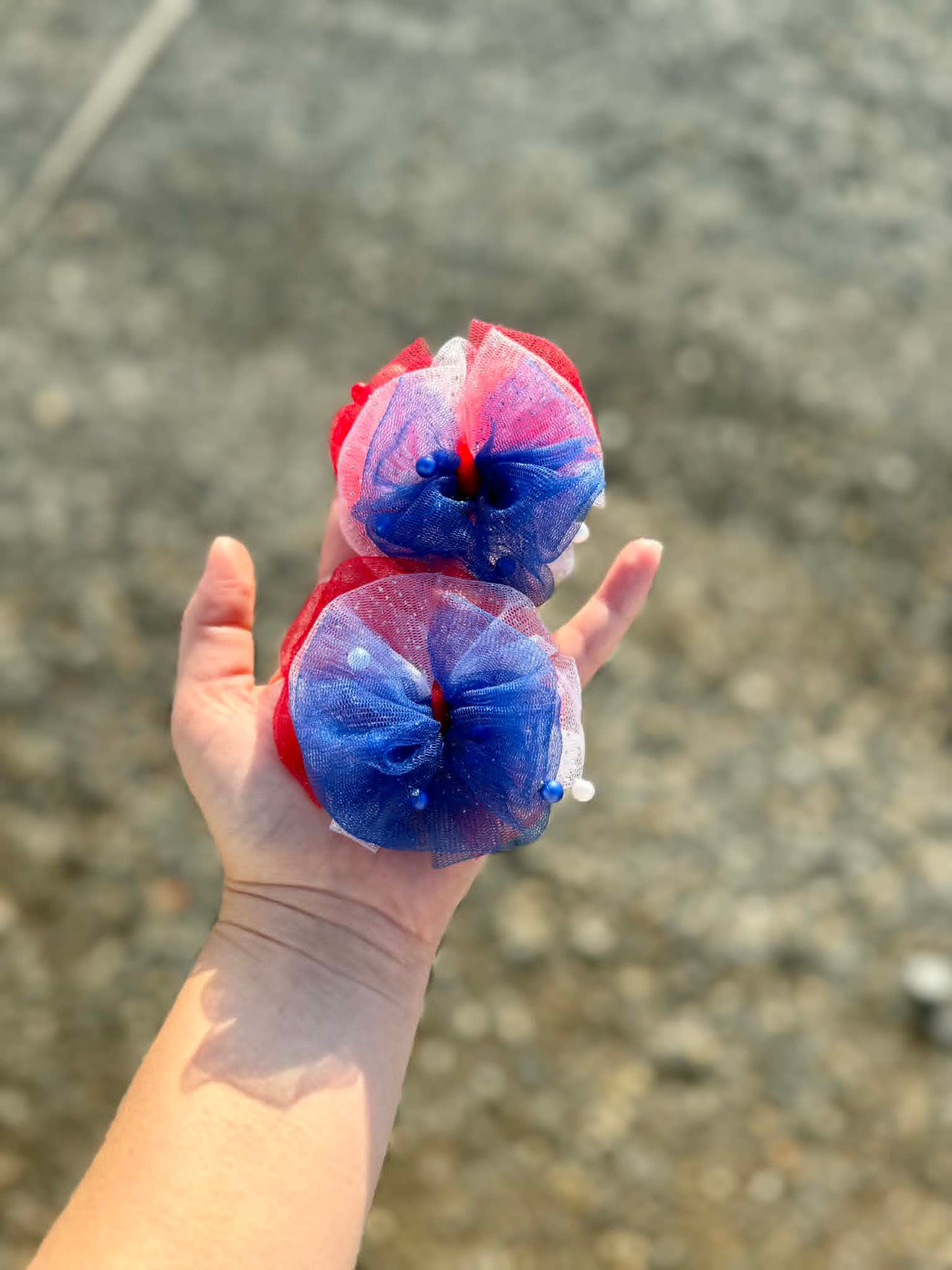 Red white and blue stacked messy piggies pearl mesh