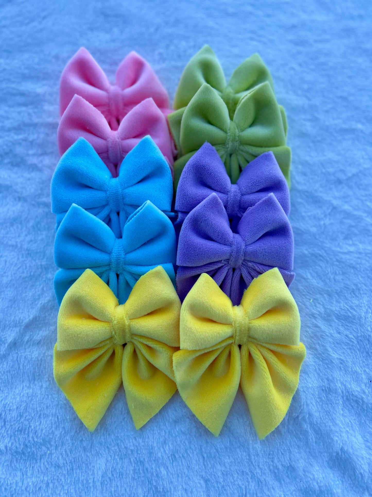 Spring plushy velvet bows