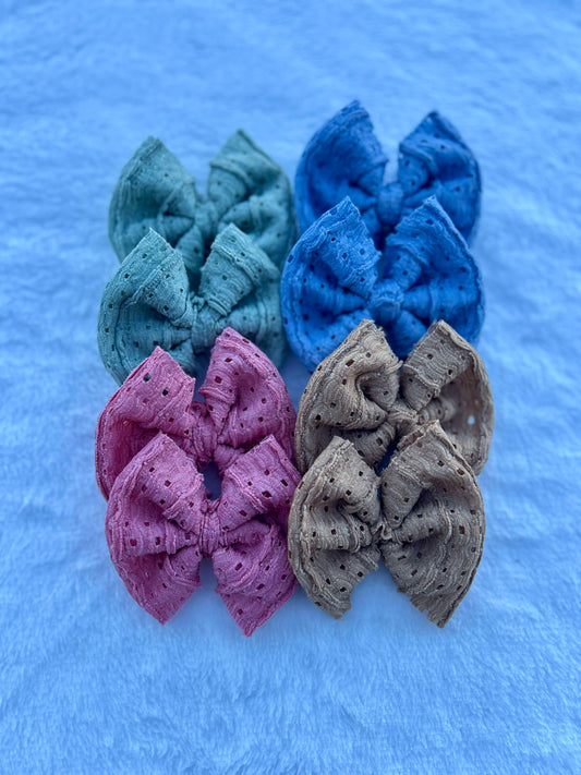 Spring sand loop bows