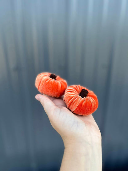Pumpkin piggie bows set of 2 - on alligator clips