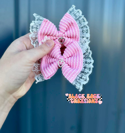 Pink waved with lace bows - all styles
