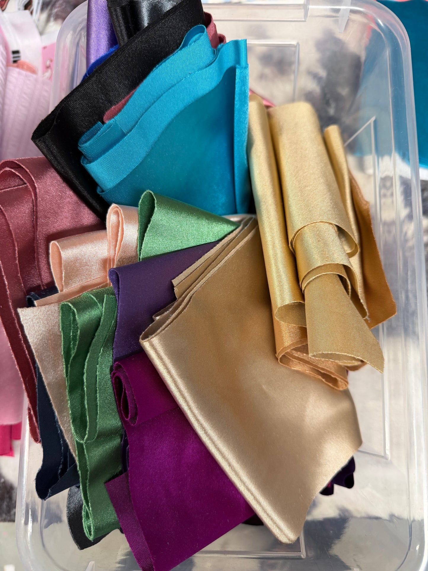 Mystery satin bow box
