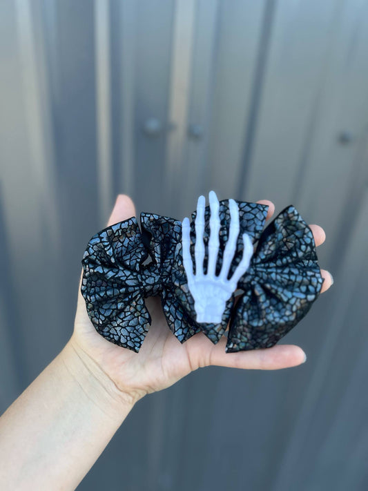 Skeleton hand snack skin bows