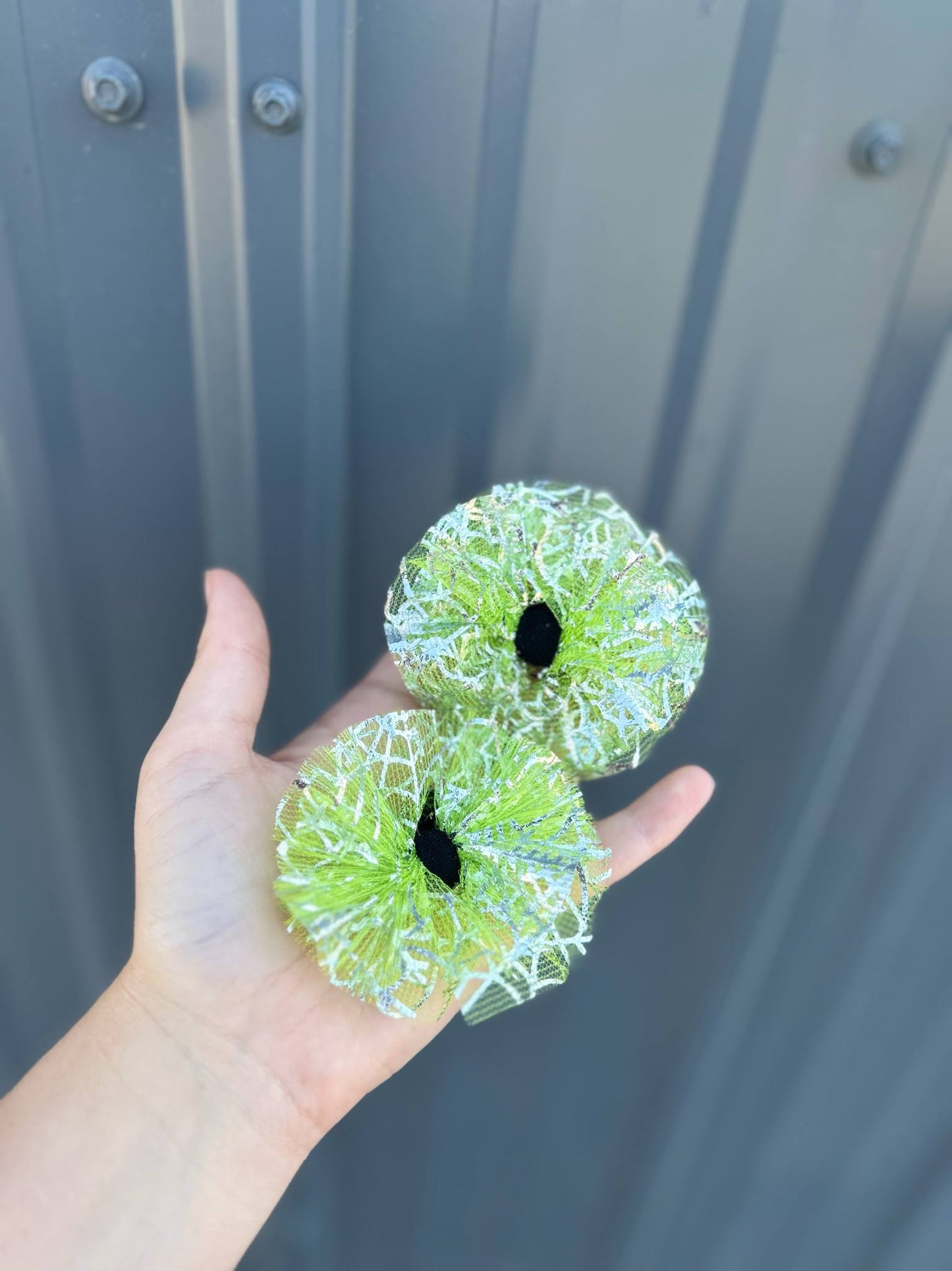 Shredded holo mesh 3" piggies