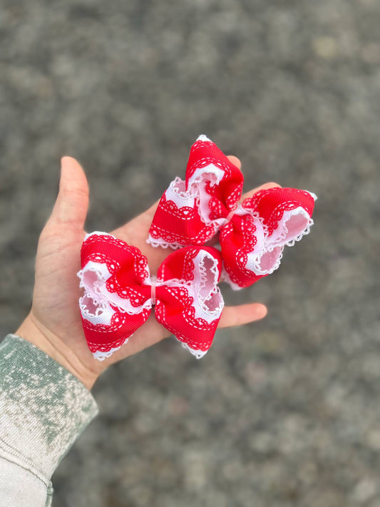 White moonstitch with red ribbon bows - more sizes